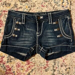 🌺🌸🌺Miss Me Dark Denim Short Shorts with Contrast Stitching🌺🌸🌺